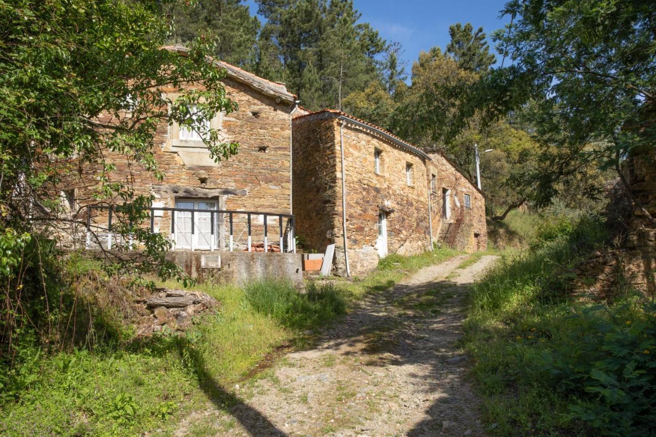 Cavalo De Xisto - Turismo Rural, Lda. Pensionat Almaceda Exteriör bild