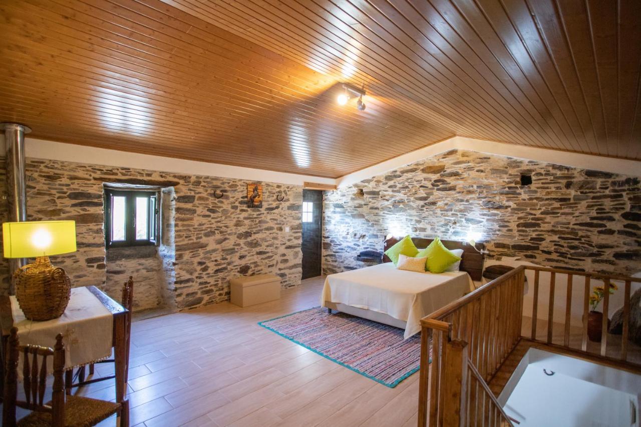 Cavalo De Xisto - Turismo Rural, Lda. Pensionat Almaceda Exteriör bild